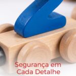 Carrinho Dinossauro Brinquedo Caminhão Transportador e Pista de Corrida Menino e Menina Presente Brinquedos Educativos 3 Anos ou Mais Triceratops com Mini Carrinhos Dia das Crianças - brinquedo infantil da Kinderland Brinquedos