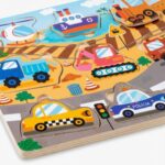 Maleta 2 em 1 Pista de Carrinhos e Estação de Engenharia com Helicóptero e Lançador, Brinquedos Educativos 3 Anos, Presente Menino e Menina Infantil Garagem Portátil Montessori - brinquedo infantil da Kinderland Brinquedos