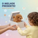 Cachorrinho Interativo de Pelúcia – Brinquedo com Som e Movimento a Pilha, Cachorro que Anda e Late, Presente Menina e Menino, Pet com Embalagem Estilo Casinha de Papelão - brinquedo infantil da Kinderland Brinquedos