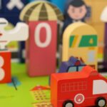 Blocos de Montar de Madeira 100 Peças Tema Cidade Colorido - brinquedo infantil Kinderland Toys