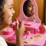 Penteadeira Infantil de Madeira Rosa com Kit Maquiagem Brinquedo Educativo - brinquedo infantil Kinderland Toys