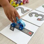 Brinquedo de Madeira Educativo Carrinhos Jumbo Empilháveis e Flashcards de - brinquedo infantil Kinderland Toys